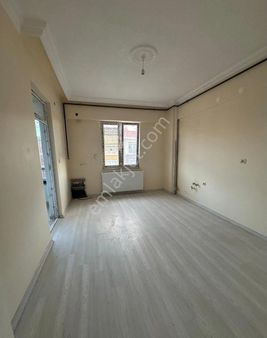 Hasan Bulgur Emlaktan İpek Taksi Yakını Sıfır 3+1 Daire