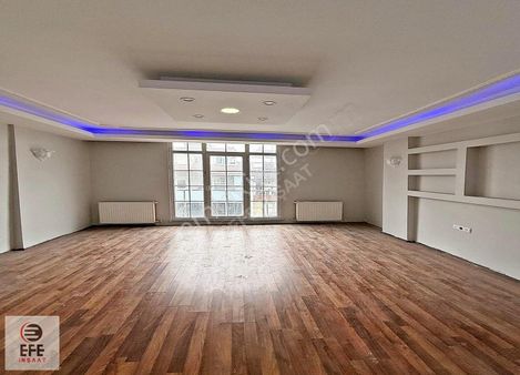 Efe'den Metrobüse 5dk İskanlı 2+1 Dekorlu Acil Satılık Daire !!!