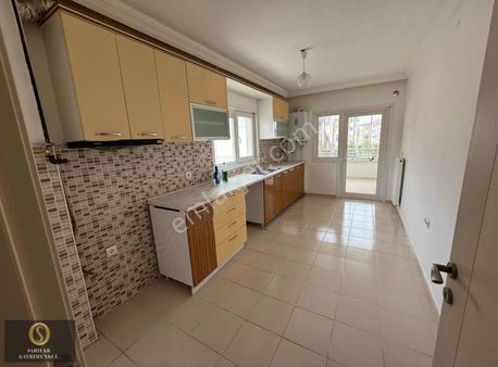 Sarılar Gayrimenkul'den Üsküdar Evleri 3+1 Kiralık Site Daire
