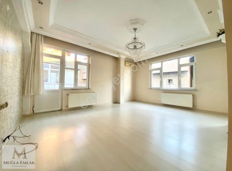 Bağlarbaşı Yürüme Yolu Altı 200m 3+1 Temiz Efsane Dubleks