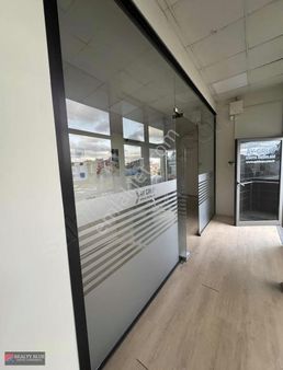 Sancaktepede Merkezi Konumda 800 M² Depo Üretime Uygun