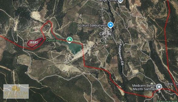 Kolezyum'dan Mezitli Cemilli De Göl Ve Deniz Manzaralı Tarla