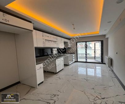 Mc'den Çerkezköy Bağlık Mah Alışveriş.mkz Yürüme Msfde 3+1.135m²