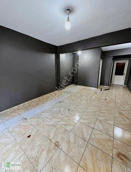 Ana Caddeye Yakın Kiralık Dükkan