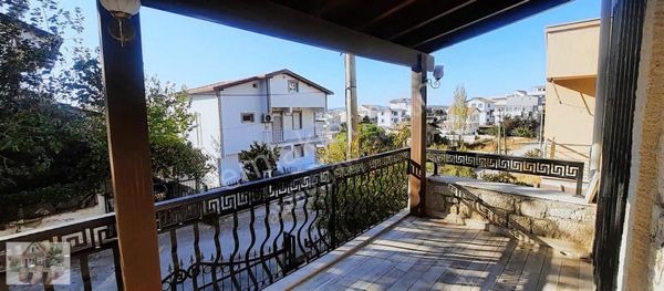 Denize Bır Adım Tek Müstakil Taş Ev