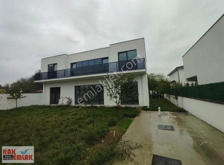 Hak Emlak'tan Yeşillikler İçerisinde Satılık 4+1 Ultra Lüx Villa