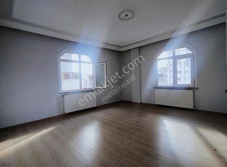 Küçükçekmece Cumhuriyette Kiralık 120.m2 Daire 3+1-22.000 Tl