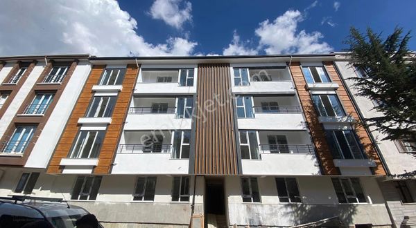 Gölbaşı Seğmenler'de 2+1 Bağımsız Mutfaklı Ferah Ara Kat Daire