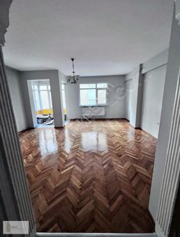 Fatihte Süper Konum Fırsat 2+1 Tertemiz Arakat Daire!