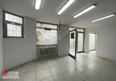 Nurtepe Arı Cad.üzeri 100 M2 Kiralık Dükkan