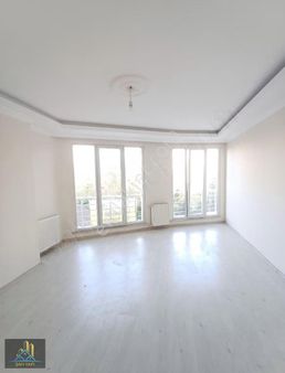 Yşilkent Mahallesinde Kullanışlı Park Manzaralı Daire