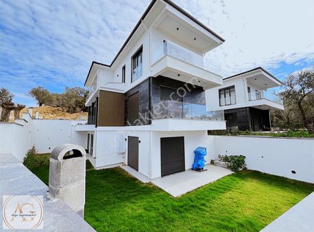 Arya'dan Denize 200 Metre Deniz Manzaralı 2+1 Satılık Daire