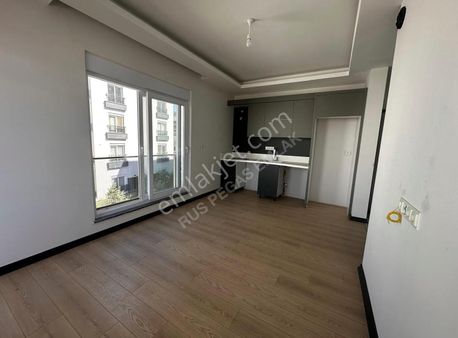 Altıntaş Caddesine Sıfır K.otoparklı Satılık 1+1