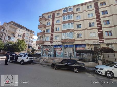 Çok Geniş Bağımsız Salon Ön Cephe 3+1 Katta Daire