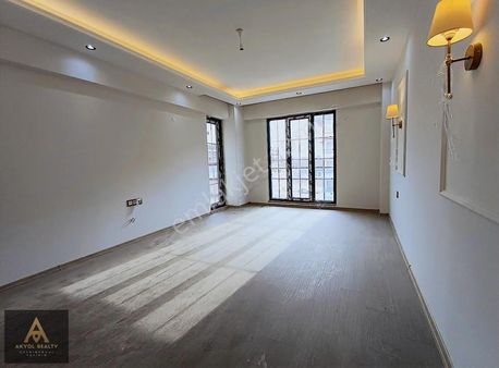 Kent Meydanı Kartepe 2+1 Ara Kat Sitede