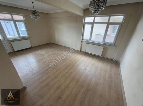 Kartepe/dumlupınar Kiralık 2+1 Arakat Geniş Daire