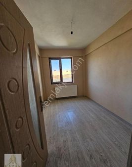 Kazan Emlaktan Satılık Sıfır 3 Katlı Tripleks Villa