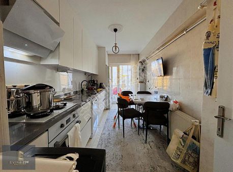 Evinbizde Gayrimenkul █ Hastane Yakını Site Katta Fırsat Daire!