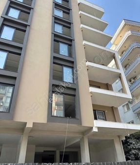 Silifke Atatürk Cad 4+1 Kat 1