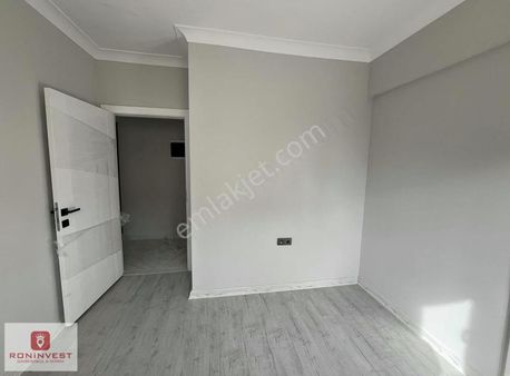 İncek'te Bulvara Yürüme Mesafesi Kiralık Ara Katta Boş 2+1 Daire
