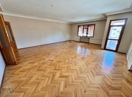 Atölyeden Erenköy Minibüste 150m2 Net 24 Saat Güvenlikli 4+1