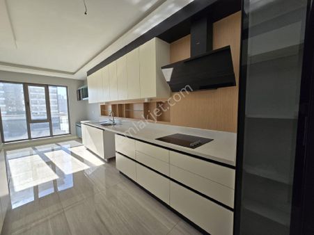 Yuva 4,5+1 Satılık Lüks Daire