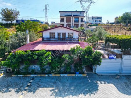 Kuşadası Yaylaköyde Deniz Manzaralı Satılık Müstakil Ev