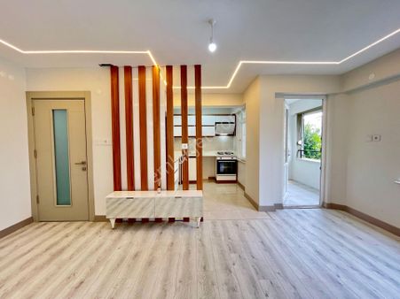 Akçay Sezgin Emlaktan Arakat & Ön Cephe & Doğalgazlı Satılık 2+1 Daire