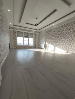 Karaköprü Doğukentte Bakımlı Satılık Arakat Daire 