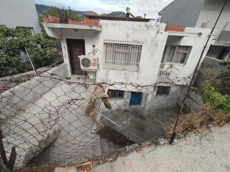 Aydın Söke Fevzipaşa Mah İki Katlı Her Katta 2+1 Odası Bulunan Satılık Müstakil Ev