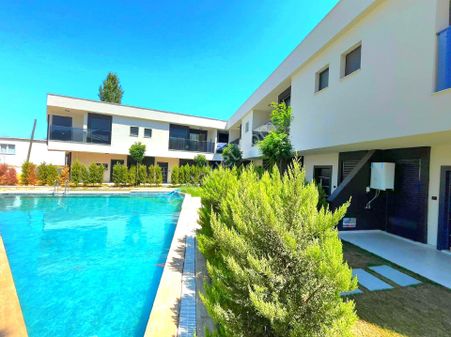 Davutlarda Havuzlu Sitede 4+1 Yazlık