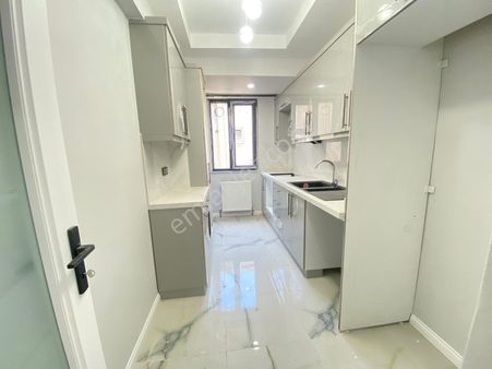 Pusula İnş.tan 50 Yıl Mah Sıfır Arakat Asansörlü 2+1 Balkonlu Memura Kiralık Daire