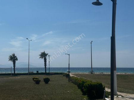 Kuşadasında Denize Sıfır Nadir Satışa Çıkan Sitede
