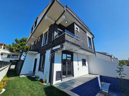 3+1 Müstakil Havuzlu , Denize 50 Mt. Mesafede , Ebeveyn Banyolu Lüks Villa