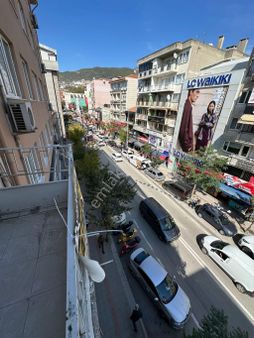Küçük Emlaktan Gemlik Çarşı Merkezde Satılık 3+1 Arakat Daire