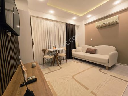 Özmecaz'dan 15 Mayıs Mah. 1+1 Arakat Balkonlu Ön Cephe Lüks Apart