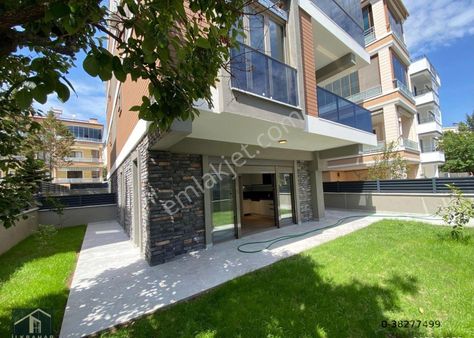 Altınoluk İlkbahar'dan Çarşıya Yakın Denize 150mt Asansörlü Sıfır Bahçe Dublexi