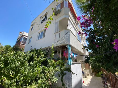 Altınoluk İlkbahar'dan Ziraat Bankası Karşısında Yüksek Giriş 1+1 Ayrı Mutfak Geniş Daire