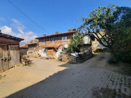 Bursa İnegöl Doğanyurdu Mah. 404m2 Arsa İçeresinde 2 Katlı Müstakil Ev