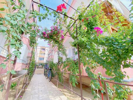 🌀gültaş Emlaktan Akçay İkizçayda Satılık 2+1 Ön Cephe Barbeküllü Daire