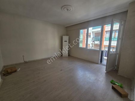 Balçova Ata Caddesine Yakın Kiralık 2+1 Arakat Daire