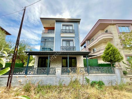 Gümüşden Akçayda Kazdağlarının Kalbinde Muhteşem 4+1 Müstakil Ev