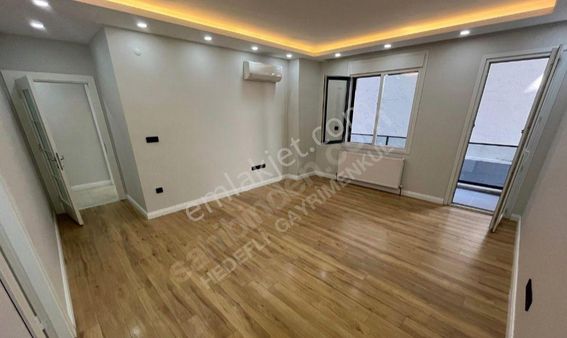 Bostancı Marmaraya Yakın, Ayrı Mutfaklı, Otoparklı, Balkonlu 2+1