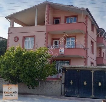 Emlakyaptan Alakova Laros Mahallesinde Satılık 3+1 Geniş Daire