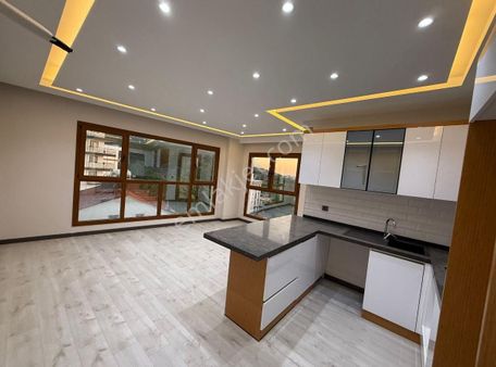 Davutlar Merkezde Sıfır Tek Blok Asansörlü Çift Banyolu 2+1 100m2 Lux