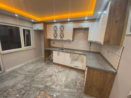 🏡tevfikiye Mahallesi 🏡 ✅3+1 145 M2 5 Katlının Zemin Katı ❇️kombi Petekli