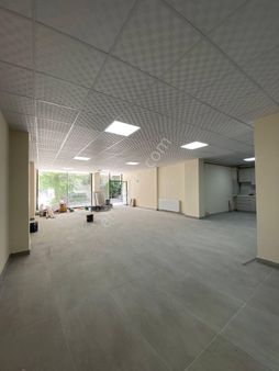 Beylikdüzü Yakuplu Mahallesi Kiralık Sıfır Dükkanlar 150 M2 Ve 120 M2 Metrobüs Durağının Yanıbaşında