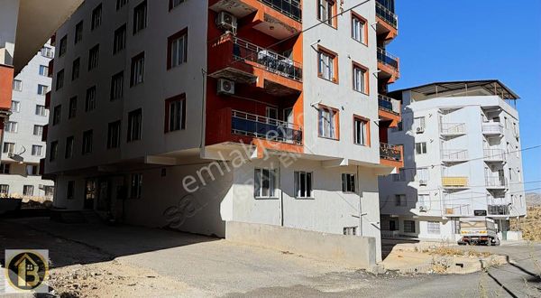 Eski Avm Arkası Satılık 3+1 Daire İsbay Emlak'ta