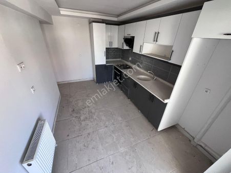 Teras Balkonlu 3+1 Sıfır Binada Çift Banyo Asansörlü 135 M2 Daire