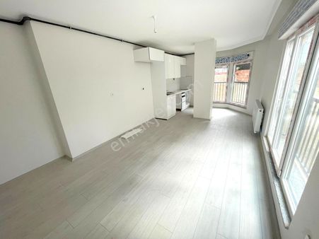 Emlak Dünyasından Altıntepede Kızılaya Çok Yakın 2+1 Sıfır